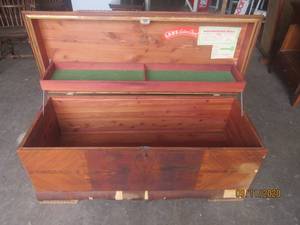 lot 233 image: GENUINE LANE CEDAR CHEST&nbsp