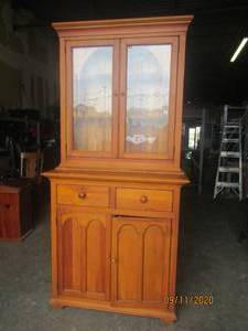 lot 238 image: THE PALMER HOME COLLECTION LEXINGTON BREAKFAST HUTCH  CHINA CABINET&nbsp 39 L X 18 X 81  H&nbsp