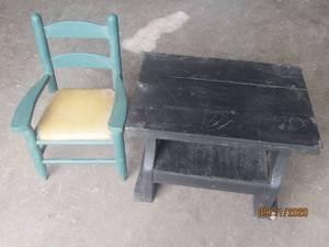 lot 247 image: VINTAGE CHILD CHAIR WITH CUSHION SEAT &amp SMALL WOOD BENCH&nbsp