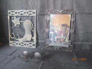 lot 266 image: TOTAL OF 4 PC ASSORTED WESTERN WALL DECOR&nbsp