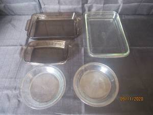 lot 271 image: TOTAL OF 5 PC GLASS BAKEWARE&nbsp&nbsp3QT , 4QT, 2- PYREX PIE DISH ,