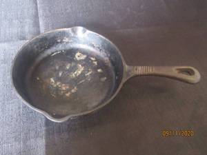 lot 274 image: &nbspMSE ( MARTHA STEWART EVERYDAY) CAST IRON SKILLET&nbsp