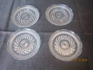 lot 300 image: TOTAL OF 4 VINTAGE CLEAR GLASS WEXFORD 6 SALADDESSERT PLATES&nbsp
