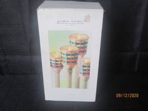 lot 310 image: GARDEN TORCHES SET OF 4&nbsp