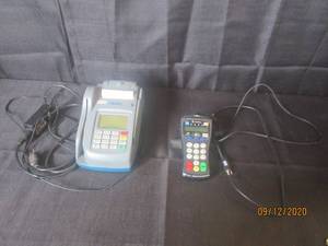 lot 321 image: TOTAL OF 2 FIRST DATA MACHINES&nbsp&nbsp - FD200&nbsp&nbsp- FD-30
