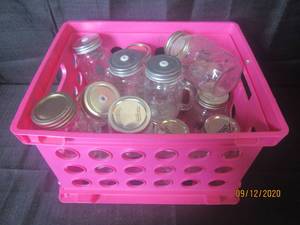 lot 324 image: 20 PLUS BALL,KERR &amp JOE COLD DRINK HANDLE&nbsp MASON JARS&nbsp