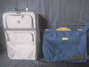 lot 326 image: BILL BLASS &amp LONDON FOG SUITE CASES