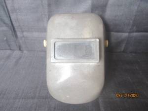 lot 359 image: WELDING HELMET FIBER METAL
