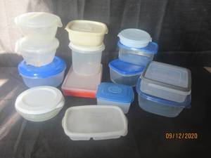 lot 369 image: 14PC TUPPERWARE WITH LIDS
