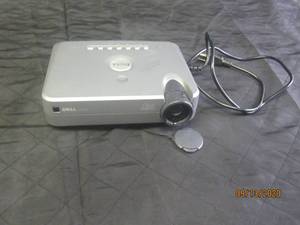 lot 377 image: DELL PROJECTOR MODEL 3100MP