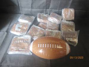 lot 413 image: GENEROUS AMOUNT OF 16 INFLATABLE FOOTBALLS GREAT FOR SUPERBOWL PARTY DECOR