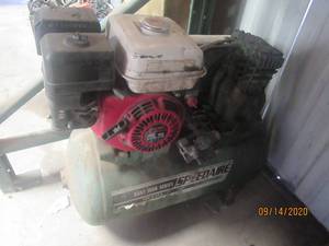 lot 14 image: SPEEDAIRE CAST IRON SERIES AIR COMPRESSOR WORKS