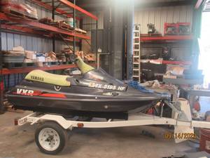 lot 33 image: RUNNING YAMAHA VXR PRO JET SKI&nbsp (HAVE TITLES FOR BOTH JET SKI AND TRAILER) SEE ATTACHED VIDEO