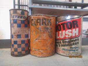 lot 37 image: TOTAL OF 3 COLLECTIBLE OIL CONTAINERS&nbsp&nbsp- GUNK MOTOR FLUSH&nbsp&nbsp- CLARK MOTOR OIL&nbsp&nbsp- SPEED CONCENTRATED RADIATOR CONDITIONER