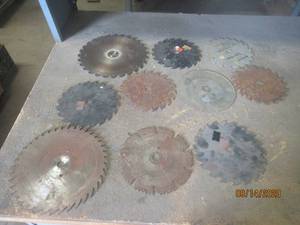 lot 40 image: TOTAL OF 10 ASSORTED SAW BLADES