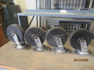 lot 45 image: TOTAL OF 4 HEAVY DUTY &nbsp 8 CASTERS&nbsp