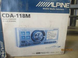 lot 66 image: ALPINE MOBILE MEDIA SOLUTIONS CDA-118M MACHINE CD RECEIVER