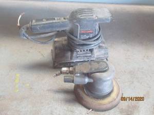 lot 77 image: BLACK &amp DECKER 7436 SANDER