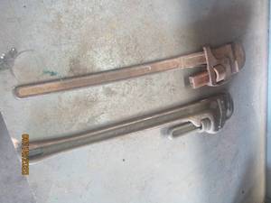 lot 84 image: TOTAL OF 2 HEAVY DUTY ADJUSTABLE WRENCHES&nbsp