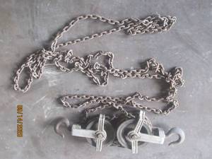 lot 105 image: MANUAL HOIST