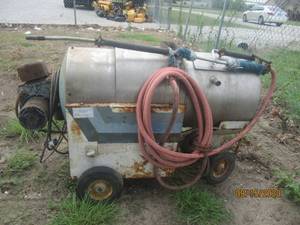 lot 139 image: DELCO STEAM CLEANER DISEL MODEL A2VA-7116