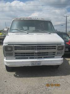 lot 123 image: CHEVY VAN WORKING CONDITION UNKNOWN