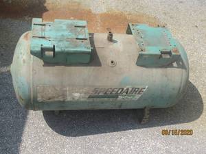 lot 127 image: SPEEDAIRE AIR COMPRESSOR TANK TANK ONLY