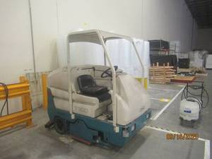 lot 224 image: TENNANT 7300 FLOOR CLEANER WORKS