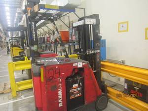 lot 225 image: RAYMOND STANDING FORKLIFT (DSS-350)&nbsp WORKS