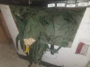 lot 17 image: Pallet of Army duffel bags, plastic pallet not included