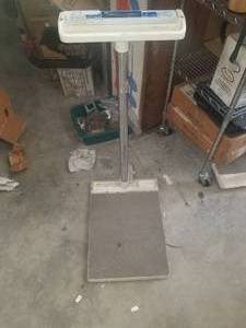 lot 27 image: Scale
