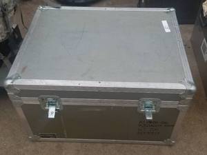 lot 80 image: Metal storage case with foam liner