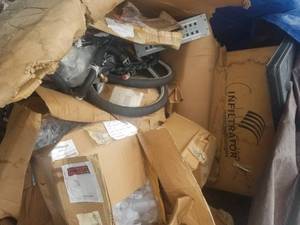 lot 83 image: Mixed pallet of items   plastic pallet not included
