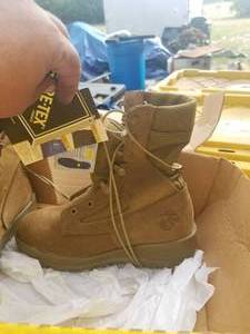 lot 98 image: USMC Combat Boots