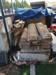 lot 159 image: Pallet of lights