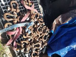 lot 164 image: Crosby-laughlin 9-12t 1-18in Shackles