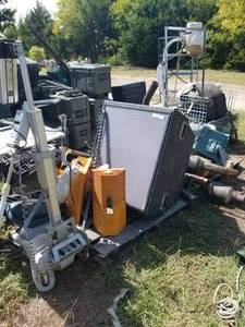 lot 168 image: Mixed pallet of items