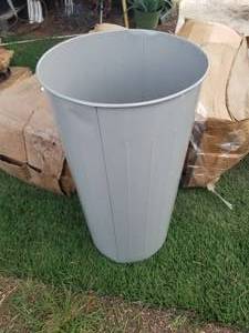 lot 177 image: Trash Cans