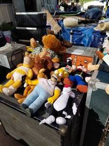 lot 198 image: Stuffed toys