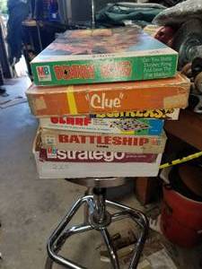 lot 225 image: Vintage Board Games