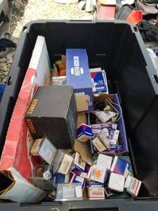 lot 230 image: Bin of car parts