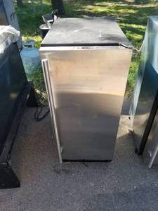 lot 291 image: U-Line 1215RA 15-inch 2.9 cu. ft. Under-counter Compact Refrigerator New