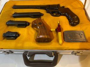 lot 4 image: Dan Wesson 357 Magnum in case