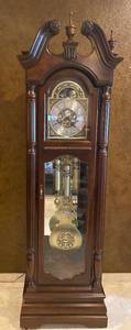 lot 3 image: Howard Miller Grandfather Clock