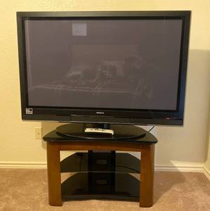 lot 8 image: Hitachi 45 Plasma TV wstand