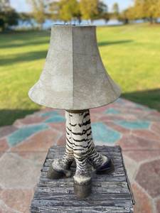 lot 16 image: Zebra Hoof lamp