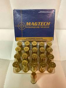 lot 25 image: Magtech  20 Centerfire cartidges (21 total) 454 Casull