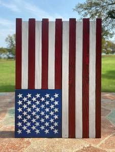 lot 51 image: American Flag gun case