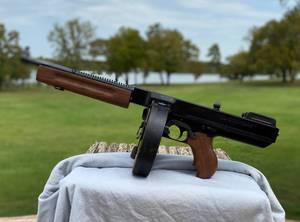 lot 55 image: Thompson (Tommy gun) Semi-auto 45 auto cartridge model of 1927