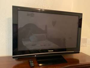 lot 31 image: Panasonic TV 50